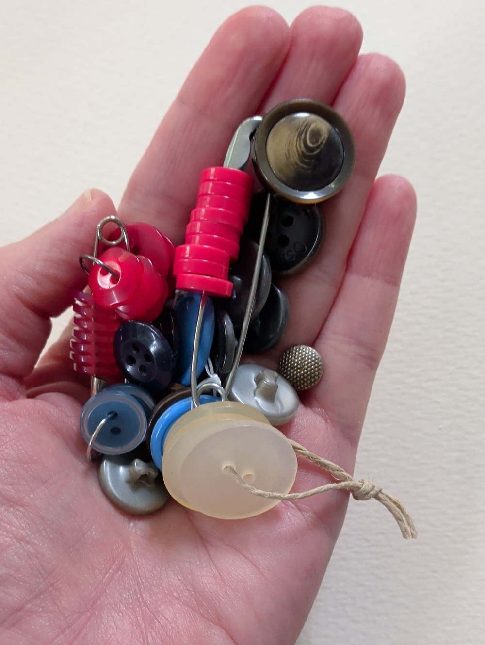 🗝️FREE Handful Of Buttons
